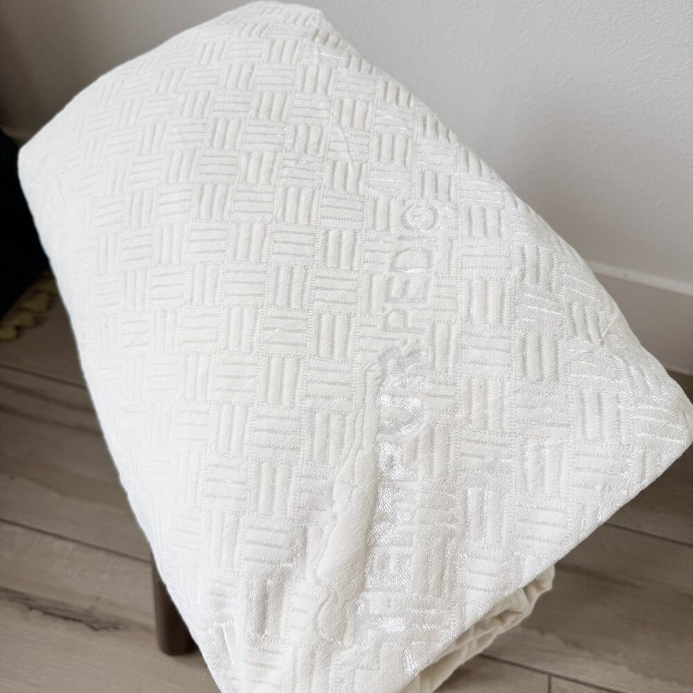 TEMPUR-PEDIC FULL SIZE White Mattress Protector 54" x 75"